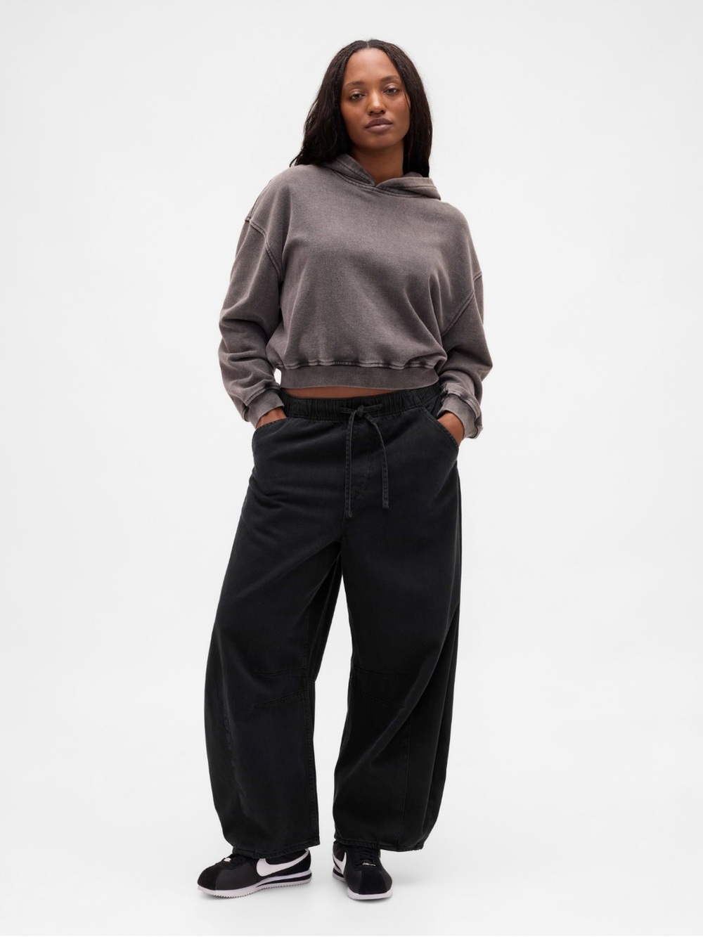 GAP Black Mid Rise Ultrasoft Easy Barrel/Horseshoe Leg Jeans - Petite L